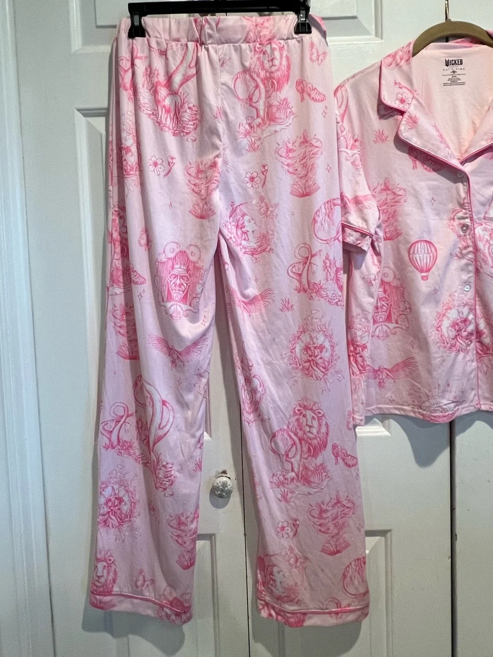 2 Pc “ Wicked” 🩷 Pink Printed Pajama Set - Short Sleeve Top & Pants